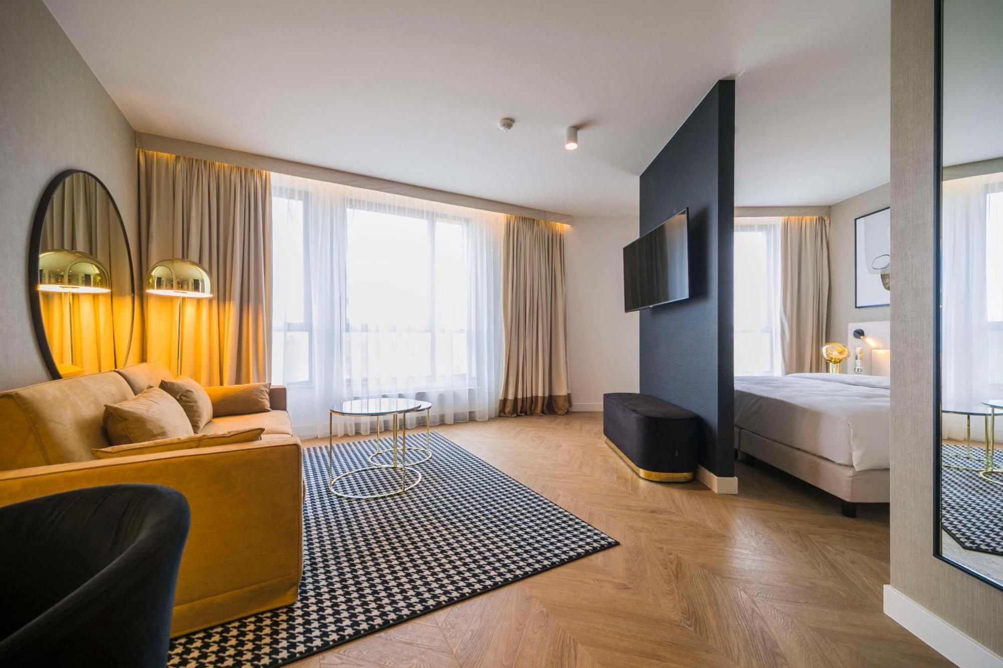 Junior Suite,1533114598:JPEG